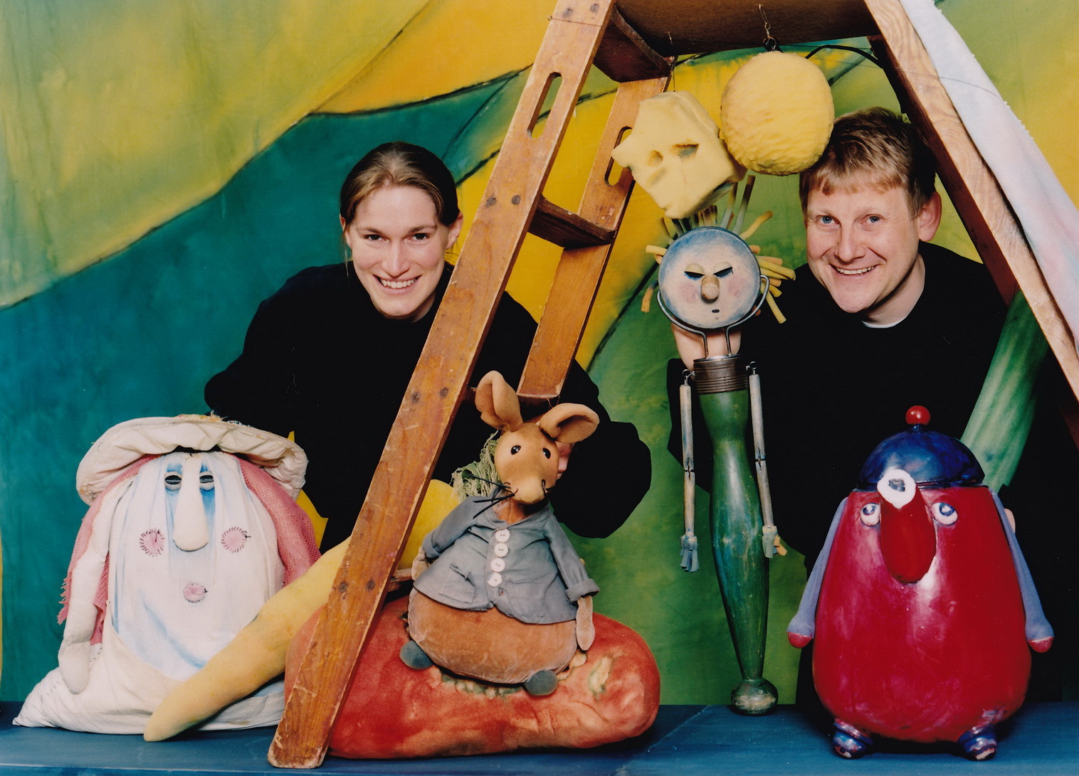 Moussong Theater mit Figuren, Lumpengesindel auf Reisen