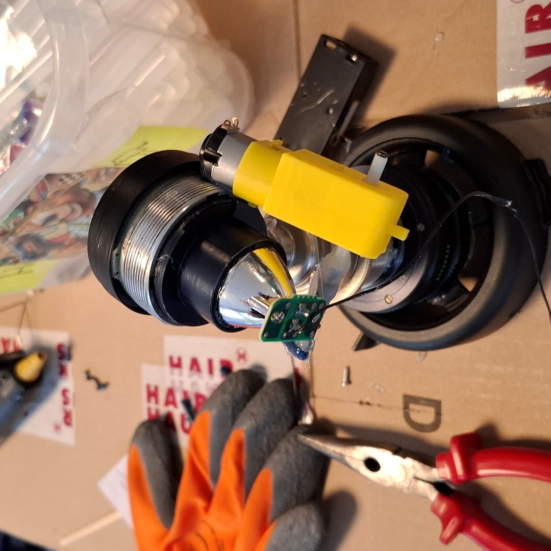 Roboter aus Schrott