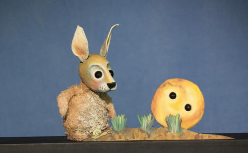 Der dicke, fette Pfannkuchen und der kleine Hase, Moussong Theater mit Figuren